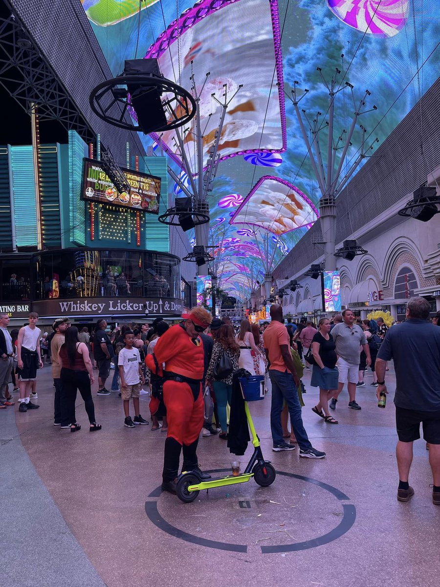 downtown las vegas #downtown #lasvegas #fremontstreet #fremontexperience