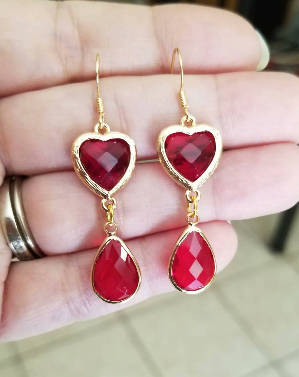 14k Gold Ruby Earrings, Red Heart Earrings, Dangle Earrings #jewelry #earrings #goldearrings #heartearrings #heartjewelry #valentinejewelry #Giftsforher #Valentinesday #Valentinesdaygift #Valentinesdaygifts #gifts #Handmade #handmadejewelry

 etsy.me/41r3iRl via @Etsy