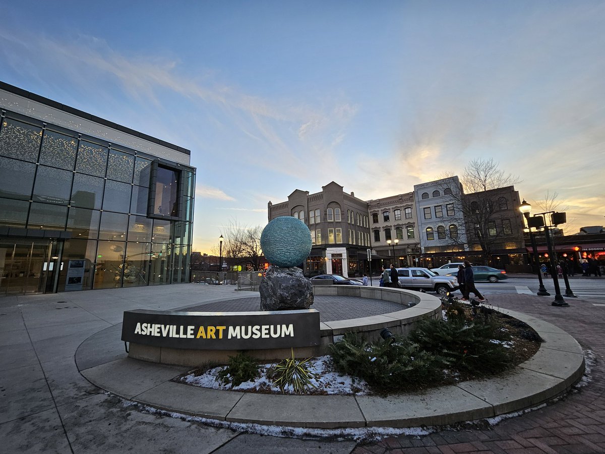 drjgomes's tweet photo. I love visiting the beautiful mountain city of asheville. https://t.co/0ccjk06FK5