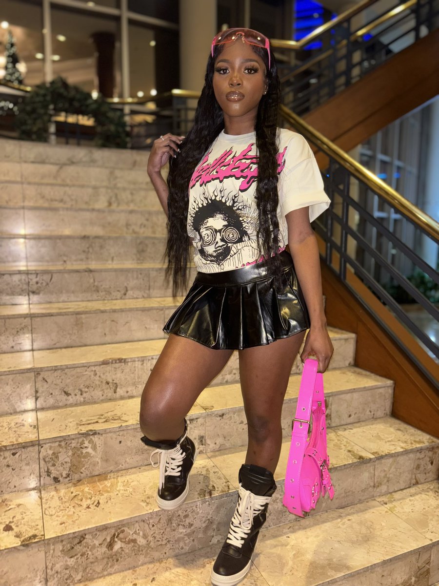barbieteazz's tweet photo. I just looked so good 🫦 https://t.co/b1eeZ4rTtQ