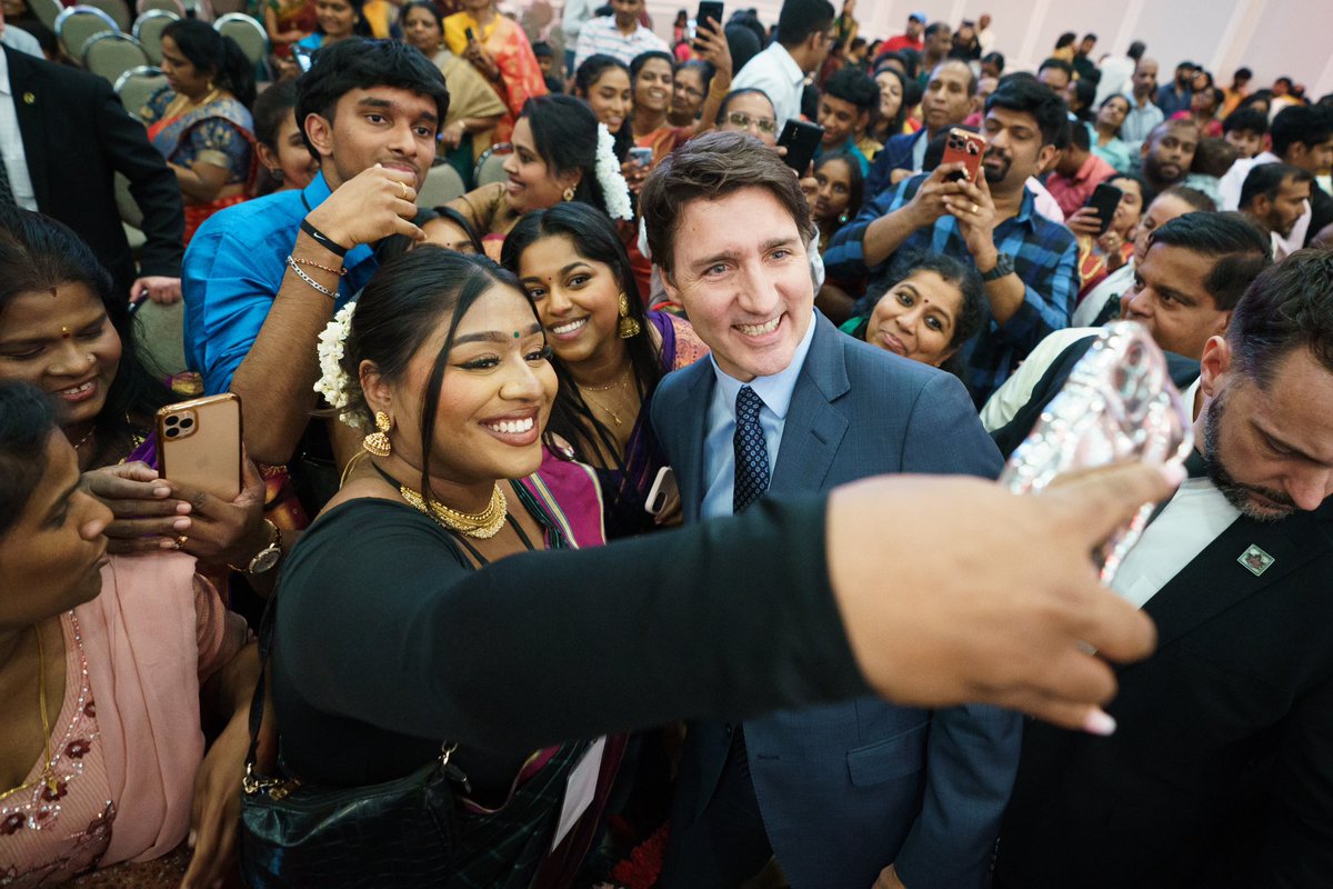 Justin Trudeau tweet media
