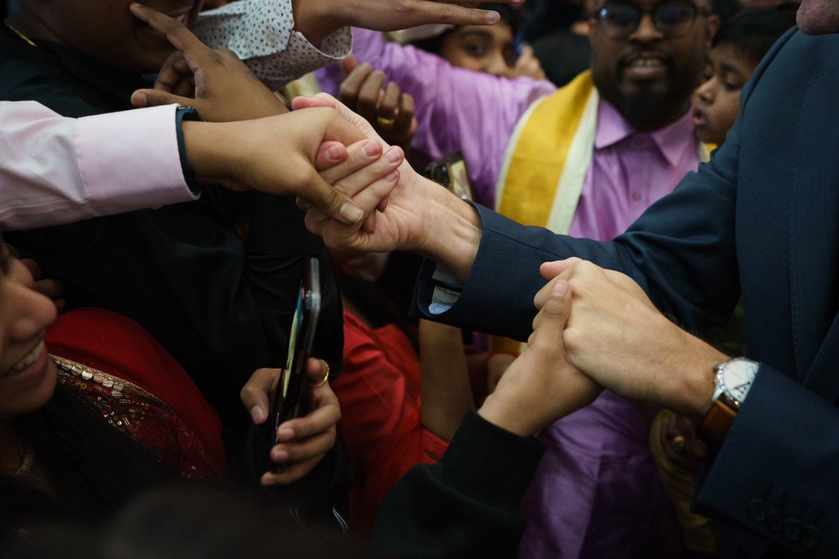 Justin Trudeau tweet media