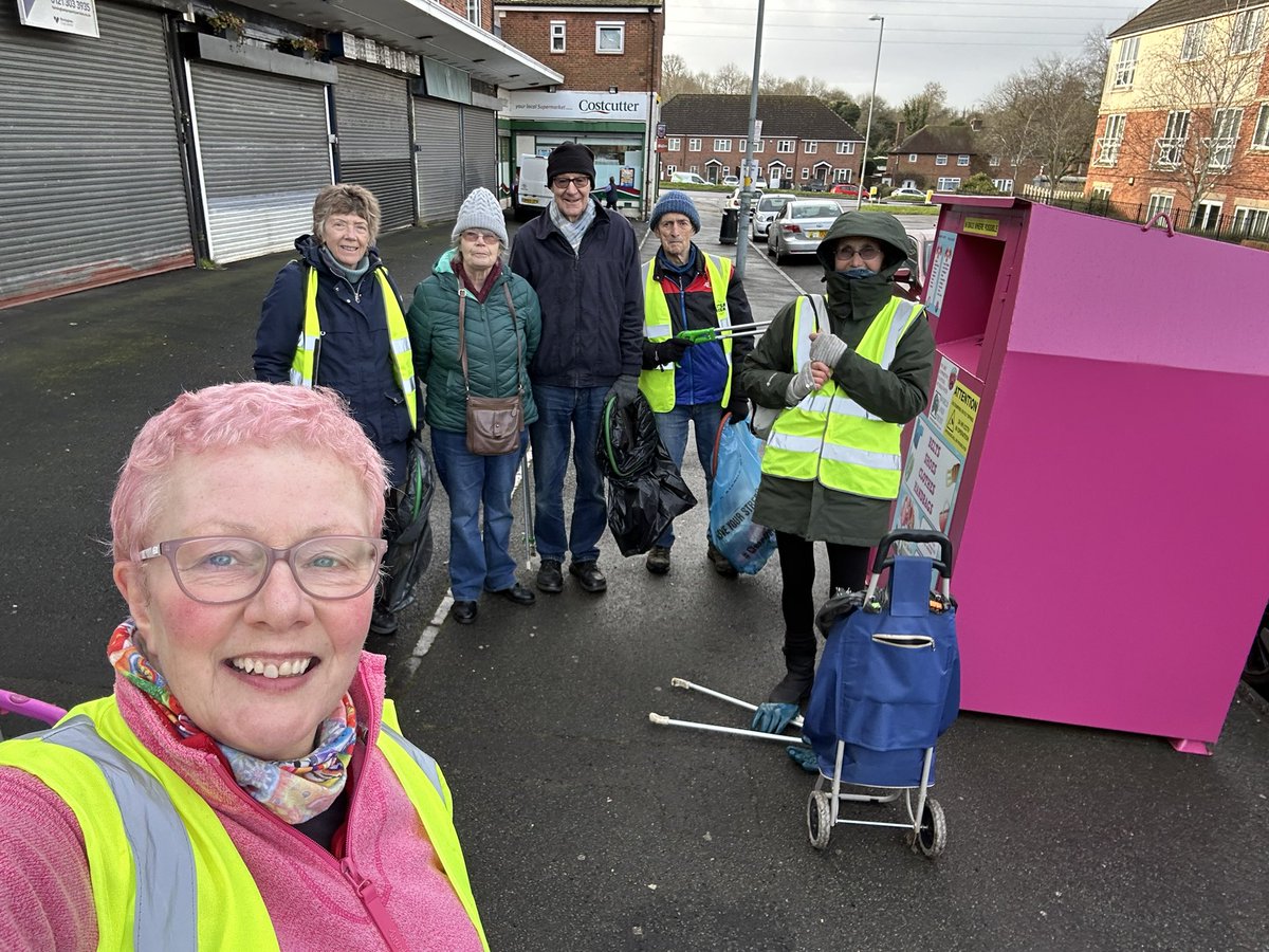 Kimbohud's tweet image. Got asked while litter picking, by a man in a van, WHY I “do it?” when I pay my council taxes to @BhamCityCouncil?
If our little merry band of pickers in Kings Heath &amp;amp; Brandwood DIDN’T do our bit, I would be as bad as those who dump it wouldn’t I? #doyourbit