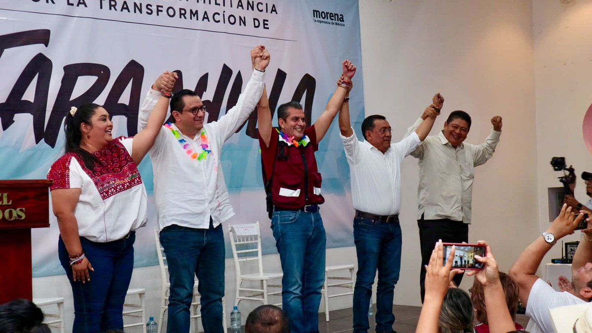 yamilmelgar's tweet photo. Agradezco infinitamente  a  todos los miembros de la #familia Aguilar Castillejos quienes son representantes de MORENA en Chiapas, defensores de la 4T y constructores de las estructuras morenistas, vamos por el segundo piso de la 4T. Al Mil por mi querido Tapachula. ¡Ánimo!
#JoséAntonioAguilarCastillejos  #MarceloToledo #CiroSales