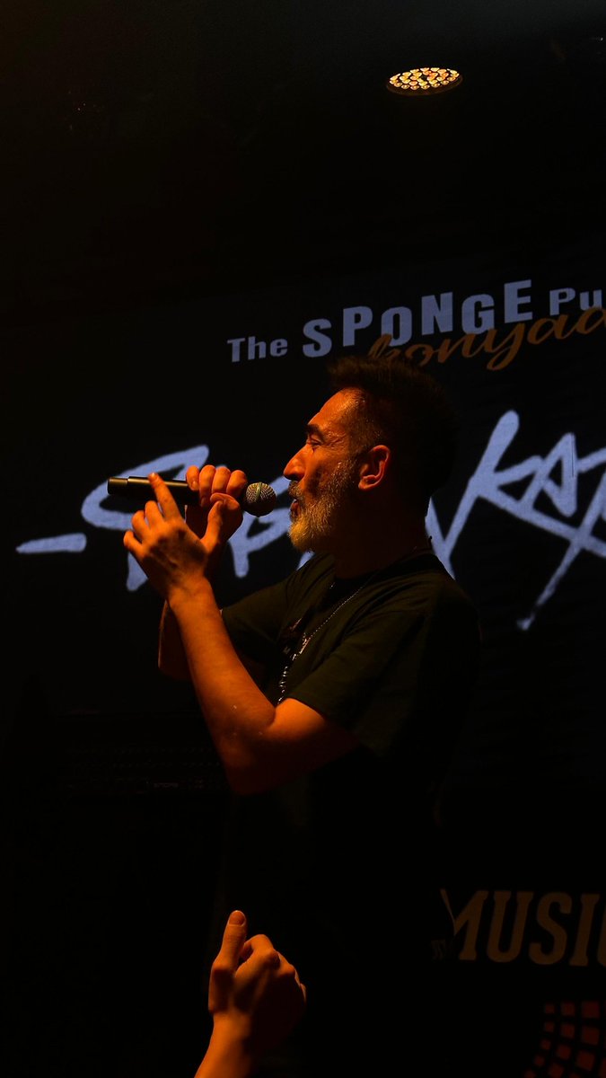 Bugün konserde çektiğim bu fotoğraf Fuat'ın kariyerinden büyüktür <a href="/Sagopakajmerrap/">Sagopa Kajmer</a>