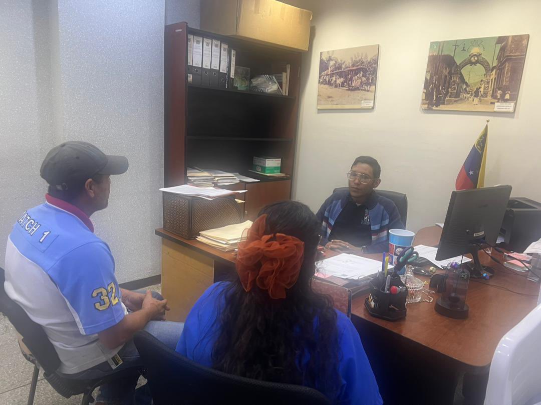 En el ejercicio de nuestros deberes, el criterio y el fin de nuestras decisiones debe ser la gente. Escuchando es que logramos entender cómo hacer que una ciudad funcione mejor y funcione para todos. No hay proyecto que sobreviva sin atender la voz de la colectividad.