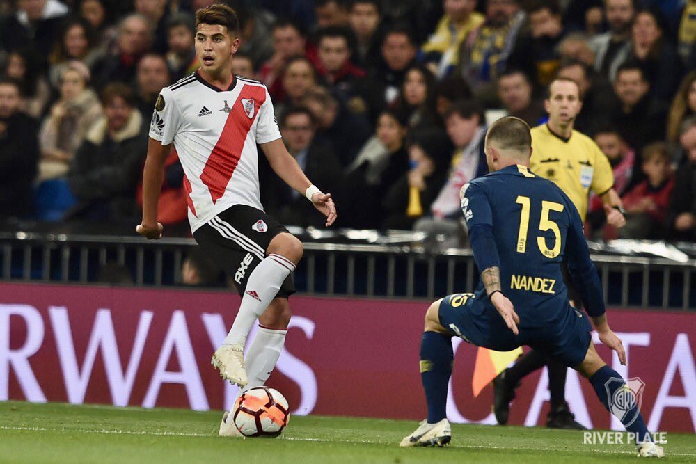 villacis_ander's tweet photo. Así se pisa la pelota. El resto, boIudeces. https://t.co/8o10wlzTAa