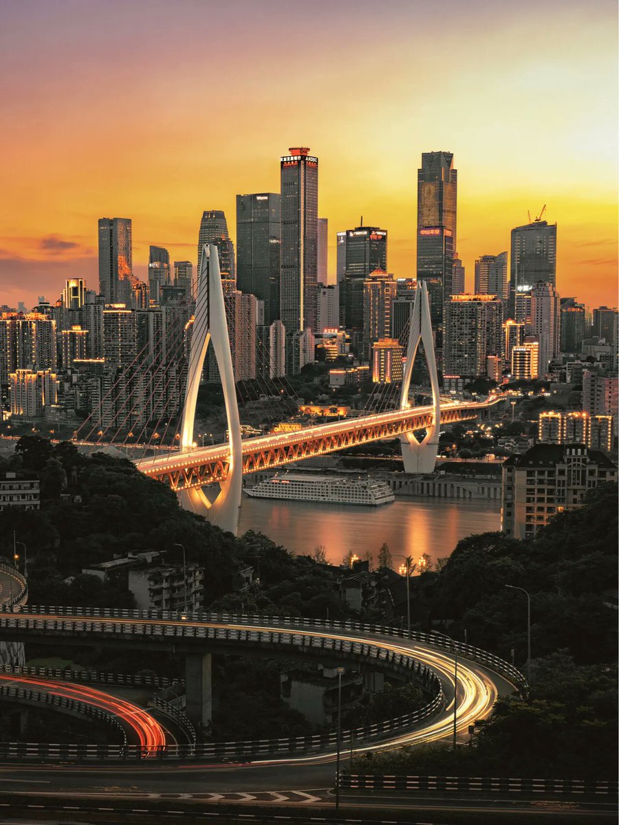 落日黄昏下重庆最美的大桥东水门和千厮门大桥  Chongqing City, China  #ChinaWalk #travel #city #Bridgephotography