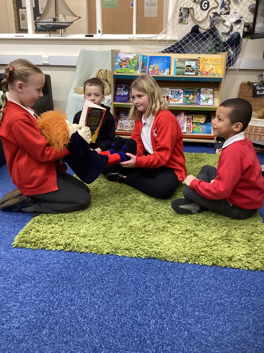 StJSeashells's tweet photo. The children enjoyed stories after breakfast in Seashells Club this morning. They are off to a flying start for #NationalStorytellingWeek 📕❤️🐚 @StJamesCEsth https://t.co/F7uUYSsSZX