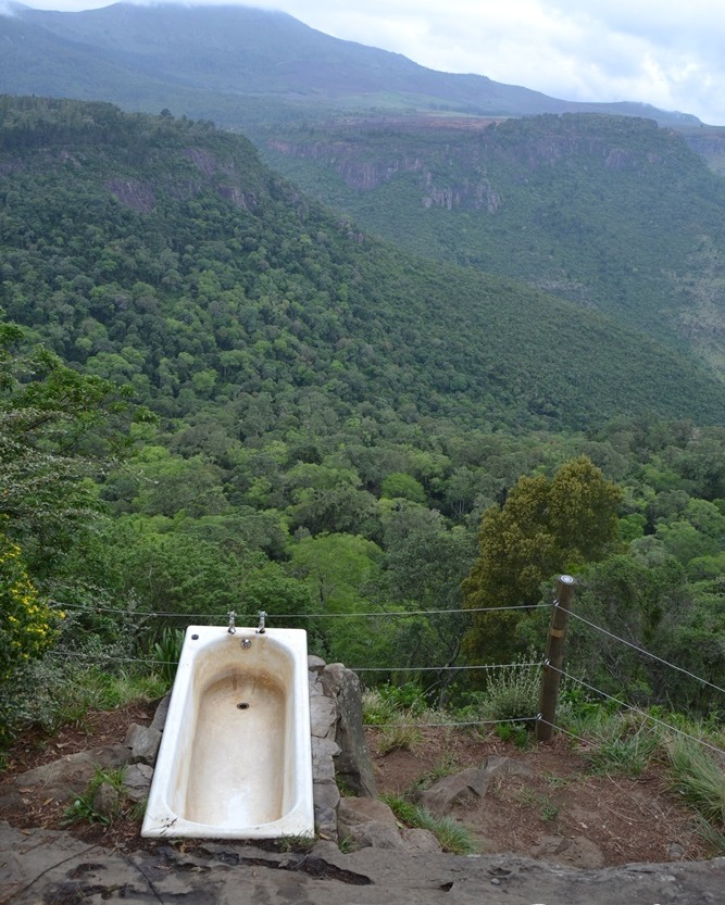 A bath with a view. Probably the best-known and most photographed bath in South Africa located at Away with the Fairies in Hogsback, Eastern Cape.
Find #wheretostay in #Hogsback tinyurl.com/ybcr4x6h
Post via Encounter the Eastern Cape