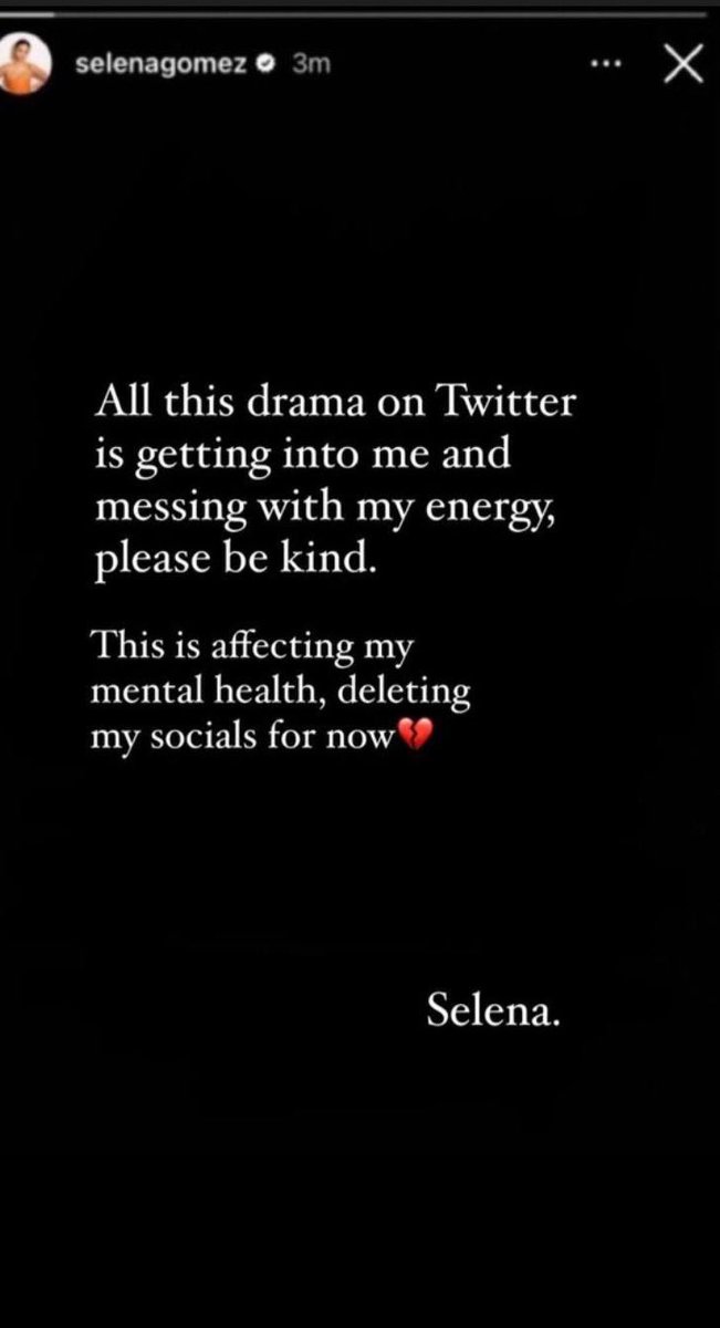 Selena Gomez yine sosyal medyaya ara vermiş. 2 saat sonra geri gelir