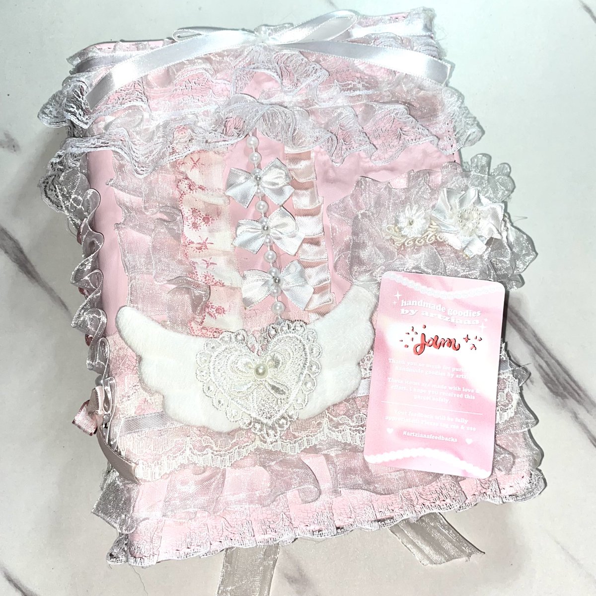 yujinificent's tweet photo. 𐙚⊹ ࣪  #yujmails | #artziaaafeedbacks 
     hii @artziaaa ! thank you sm po for accomplishing my requests~ i’m beyond satisfied with the outcome of this binder huhu it’s so slayyyy!! worth every penny talagaa. until next time po. ^^ https://t.co/FYJ0535Iun
