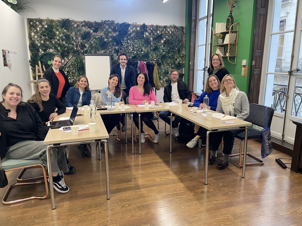hey_pollen's tweet photo. 🚀 Retour sur nos dernières sessions Pollen : 

🔹 @EstelleZakarian accompagne @VivaTech & @CarrefourGroup  en management d'équipe. 
🔹@esetruk révèle comment transformer le Customer Success en force de vente. 
🔹 @ColeonElizabeth  explore les clés de la croissance multi-pays.

🙌 Merci pour ces échanges.
https://t.co/gnitkZtqhi