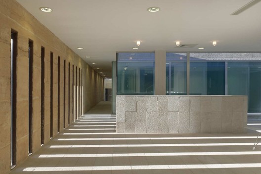 Speedmaster72's tweet photo. #BrutalMonday
Vier Arquitectos: PISCINA MUNICIPAL DE TORO (2010).

"Un edificio austero que, sin renunciar al lenguaje que le es propio a la arquitectura de nuestro tiempo, quiere dar continuidad expresiva al legado patrimonial de Toro." (Vier Arq.)
📷Héctor Fernández Santos-Díez https://t.co/GJUGTNQKHf