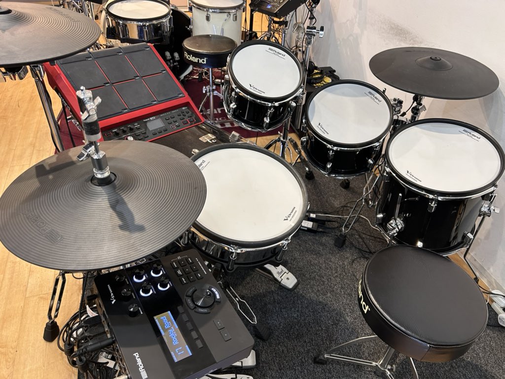 KEY_Osaka's tweet photo. 【🪅#Roland 🪅】 #V_Drums Acoustic Design Series #VAD507

V-Drums Acoustic Design シリーズに、さらに表現力を高めた『VAD507』‼️

お店で試奏可能です！！

🔻電子ドラム一覧はこちら🔻
https://t.co/p1AYfhYjJH

#ドラム #電子ドラム #パーカッション https://t.co/hF7Keks5fA