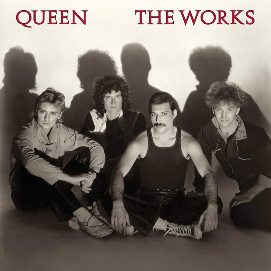 RockDay26's tweet photo. 🗓️ El 27 de febrero de 1984 se publicó “The works”
💿 Es el 11º álbum de Queen, el cual sufrió cierta controversia por el videoclip de “I want to break free”
🎵 Destacan temas como “Radio ga ga” y “It’s a hard life” https://t.co/2OdtTVKIhv