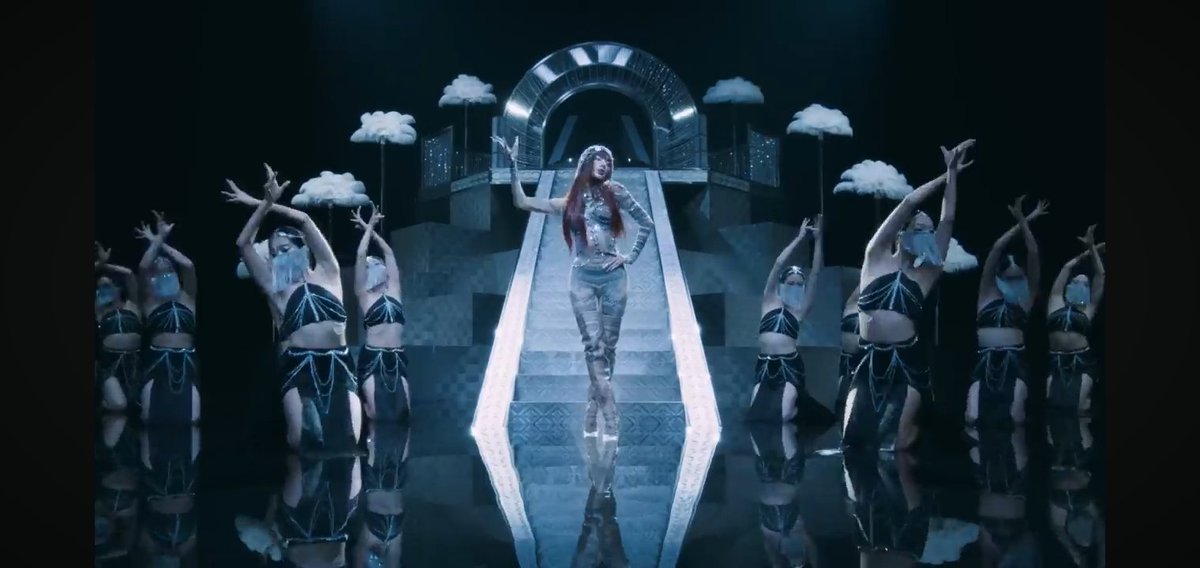 worldhater13's tweet photo. i actually started crying, the music is so good, the colors, the visuals, their voices... im never leaving u my gidle https://t.co/Nn9DPLIZnu