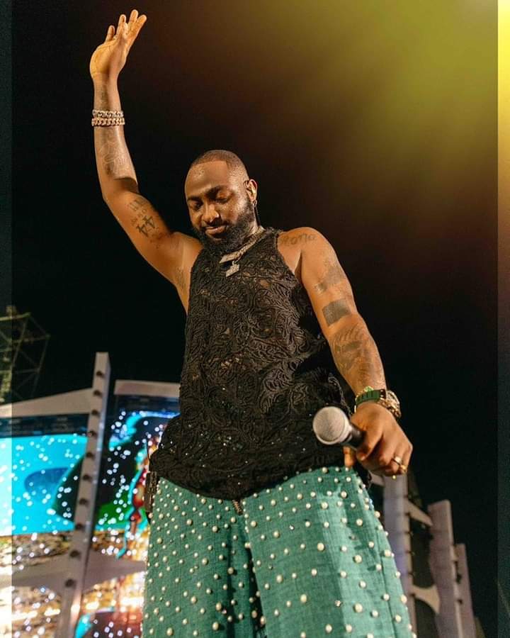LAMODEMAGAZINE2's tweet image. A huge shoutout to @davido for the extraordinary display of musical brilliance at the O2 arena yesterday. The entire LA Mode Magazine team celebrates you! 😍

#LaModeMagazine #LaModeSpot #DavidoO2Arena