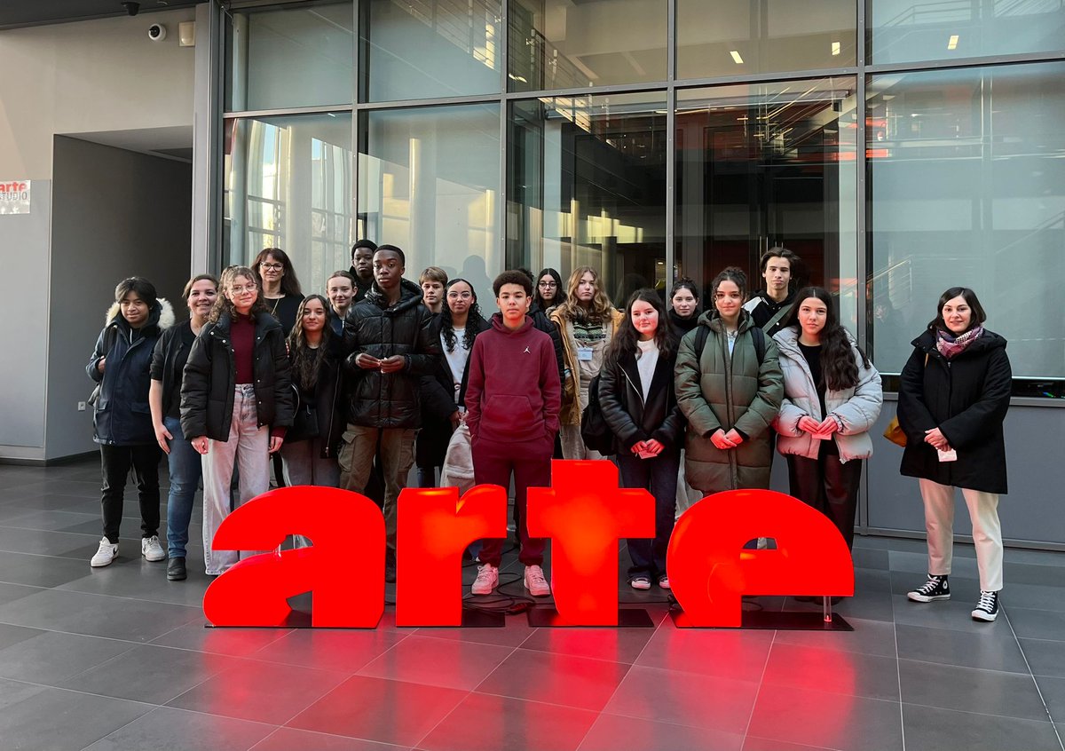 Association D-Clic (@assodclic) on Twitter photo Aujourd'hui & demain : Formation 7ème édition du Concours d'éloquence Ogma à Strasbourg avec 30 collégiens de <a href="/acstrasbourg/">Académie Strasbourg</a> avec le soutien de <a href="/FondationEMJ/">Fondation Engagement Médias pour les Jeunes</a> et l'accueil de <a href="/ARTEfr/">ARTE</a> Strasbourg ! Merci à <a href="/MLagleize/">Margaux Lagleize</a> - Formatrice
Objectif : préparation au 1er tour le 14 mars Aujourd'hui & demain : Formation 7ème édition du Concours d'éloquence Ogma à Strasbourg avec 30 collégiens de <a href="/acstrasbourg/">Académie Strasbourg</a> avec le soutien de <a href="/FondationEMJ/">Fondation Engagement Médias pour les Jeunes</a> et l'accueil de <a href="/ARTEfr/">ARTE</a> Strasbourg ! Merci à <a href="/MLagleize/">Margaux Lagleize</a> - Formatrice
Objectif : préparation au 1er tour le 14 mars