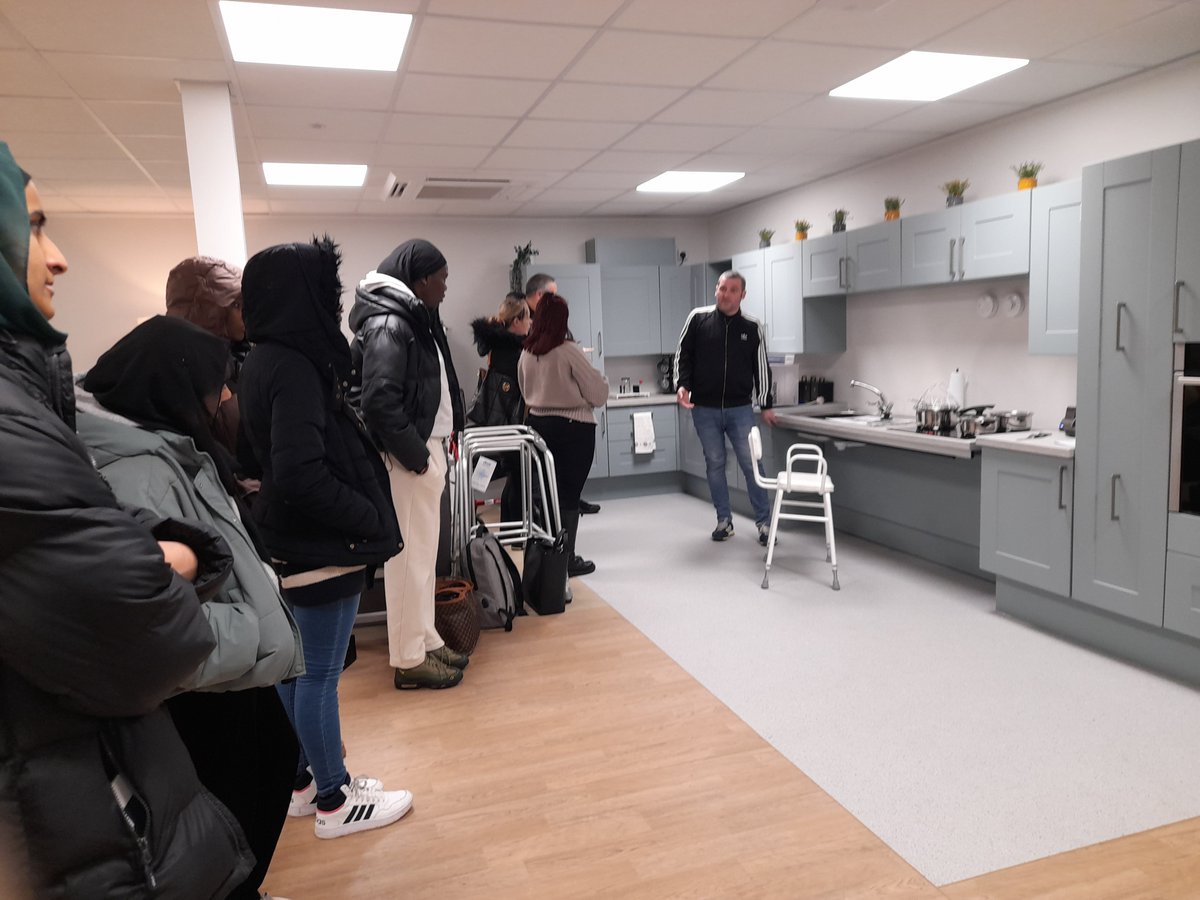 WorkReadyTMC's tweet image. Our Health &amp;amp; Social Care students visited the Care Suite provided by Manchester Local Care Organisation last week - they were shown functions of each equipment and how to use them. We love to see this level of engagement with our young learners!👏