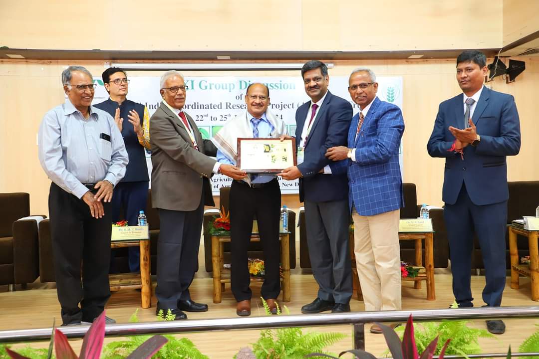 vc_nau's tweet photo. The XI Group Discussion of ICAR-All India Coordinated Research Project on Fruits was organized at NAU, Navsari during January 22-25, 2024. The inaugural function of this event was held in the esteemed presence of Hon'ble Vice-Chancellor Dr. Z. P. Patel https://t.co/8ASH6f5nUe