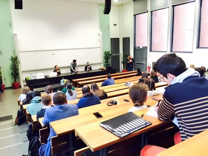 EcoleDroitTlse's tweet photo. #MonMaster ouvre ses portes aujourd'hui ! 
Étudiantes et étudiants de Licence 3, retrouvez l'offre de Masters de la @Fac_droit_tlse ici 👇🏻
https://t.co/aADwyBP2Zh

Et on se retrouve le 3 février à 11h et 15h amphi Hebraud pour tout savoir sur #Monmaster et vos candidatures. https://t.co/4sL0sW2Bt2