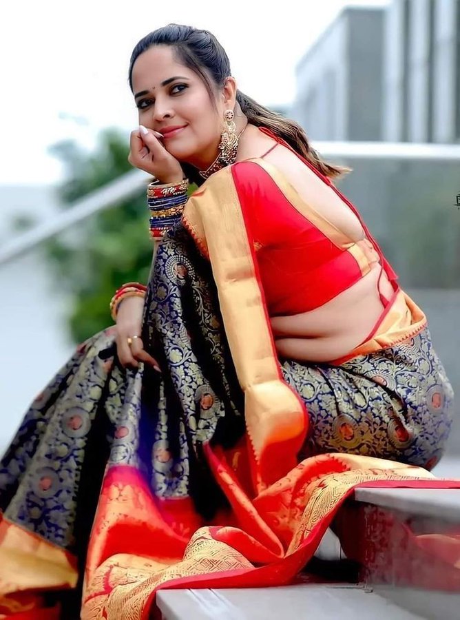 GE_BKXeW4AATtK7?format=jpg&name=900x900