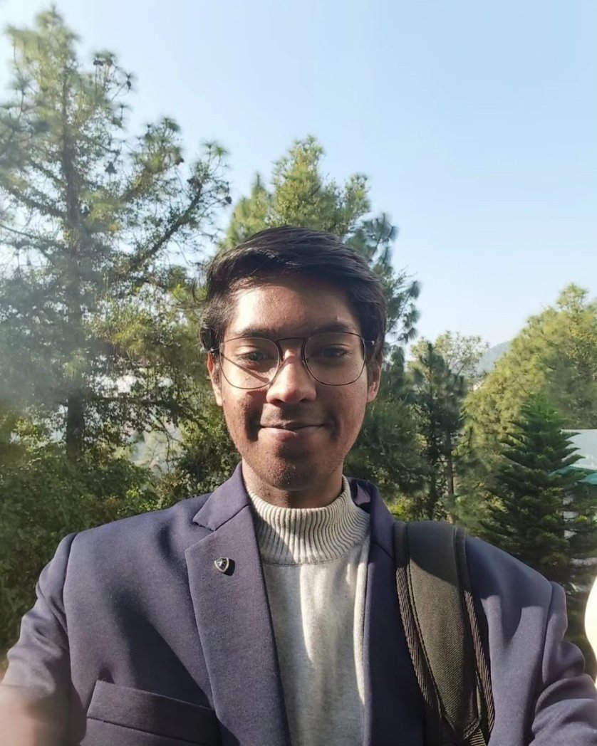 ShooliniUniv's tweet image. Shining Shoolinians! 🌟
Let's start this Monday morning by celebrating the brilliance of Aman Mehta &amp;amp; Kaustubhi Shastri, two of our remarkable BA students from the English department at Chitrakoot School of Liberal Arts, #ShooliniUniversity

#LiberalArts #BAenglish #Shoolini