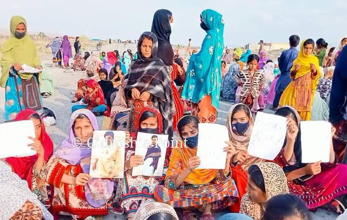 Baloch students Aslam, Hammal, & Bahadur Chakar abducted from Hoshap  & Tajaban.
Families block CPEC route in protest.
Balochistan faces alleged genocide &human rights violations. Urgent action needed from human rights orgs to secure youth's recovery.
#MarchAgainstBalochGenoscide