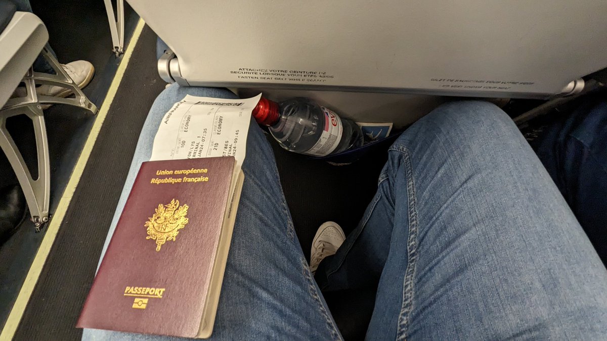 FredMaestri's tweet image. #tallpeopleproblems #teamgirafe 🦒👋