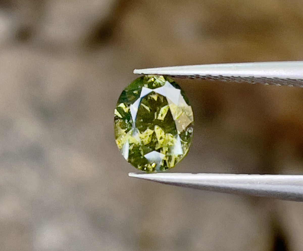 KanoTrading's tweet photo. 非加熱天然石グリーンジルコン🇯🇵🌿🇱🇰
1.25 ct スリランカ原産 Embilipitiya
綺麗です。
おすすめ🌿🌿💚
#グリーンジルコン
#ジルコン
#zakkano
#kanotrading
#S152
https://t.co/pDvDPDcCdN https://t.co/gG06gdCj4H