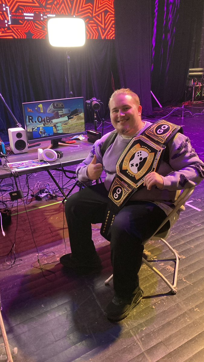 Pilch_FGC's tweet photo. Just win this small smash event called showtime. I went undefeated with a 0-0 record I’m him https://t.co/G2fhLD2CJF