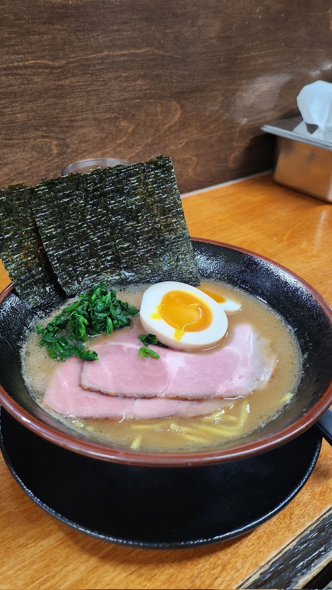 sudamasakier's tweet image. 일본 가고싶어 미치겠는데 못 가니까 대신 라멘이랑 소바 먹었어
잠시 일본에 간 듯한 느낌
맥주나 하이볼이랑 같이 먹어야 진짜 맛있게 먹을 수 있는데, 오후 일정때문에 그걸 못 먹었네
#칸다소바 #서촌