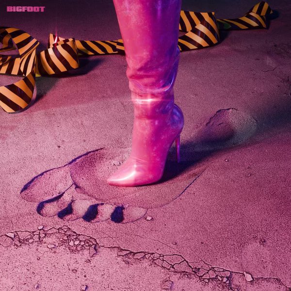 BuzzingPop's tweet photo. #BigFoot by @NickiMinaj debuts at #4 on US iTunes in less than 30 minutes after release. https://t.co/C2dAeyL65r