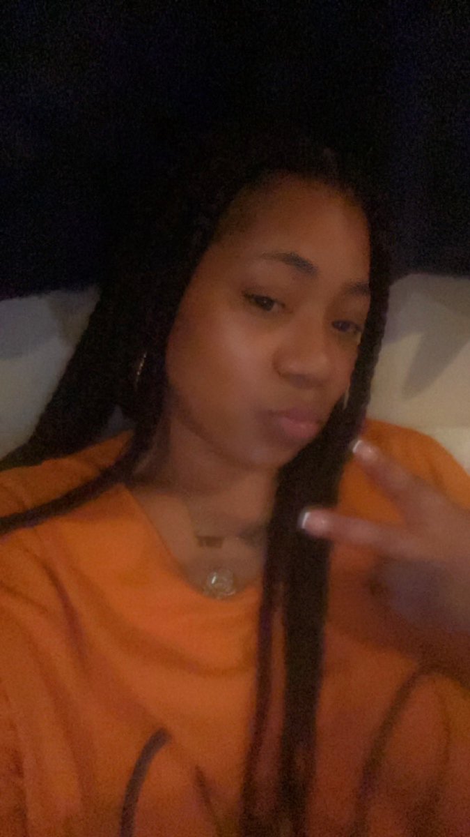 Squad10Mom's tweet image. This was me on Friday night 
Those shots didn’t kick in until afterwards 🤦🏼‍♀️, after these pictures but after all I had such an amazing weekend. 
#weekendgetaway
#inmyownworldvibing
#inmypjs
#allfulloflove
#goodenergy
#goodvibes
#iamher