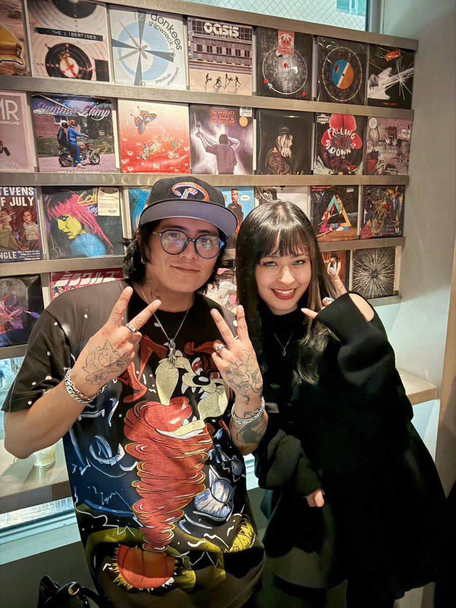 Sarah_Bonito_'s tweet photo. I finally met @MACROSS8299 yesterday!!! ｡ﾟ(ﾟ´ω`ﾟ)ﾟ｡ https://t.co/uOFFiYoXul