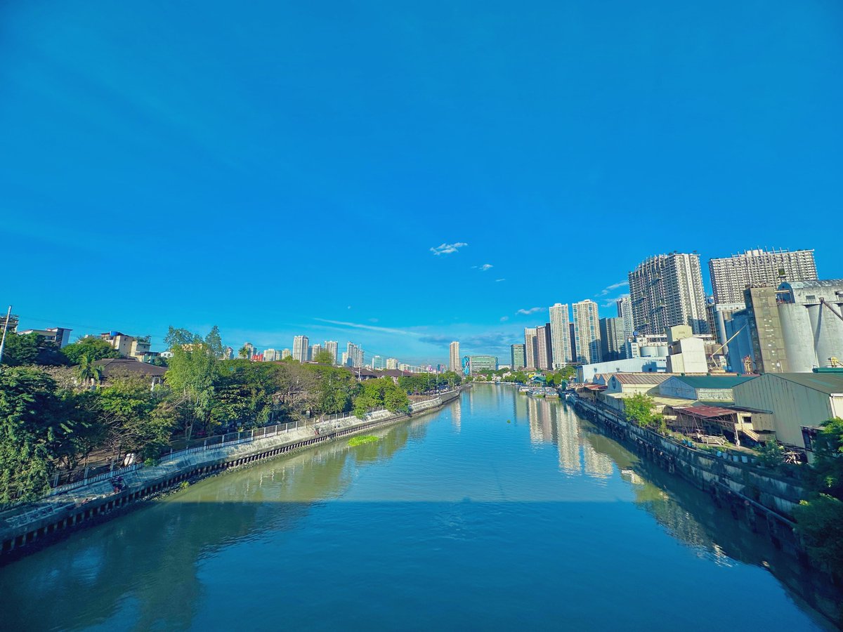 stalkerjake33's tweet image. Almost 22k steps this morning! BGC to Pasig (Medical City) by feet to and from! Amazing, Monday sure started different today! #PumpedUp #MondayMood