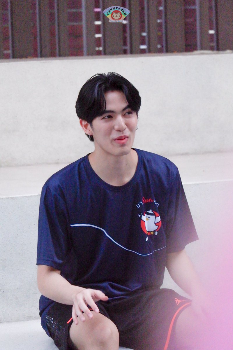 LittleDuckSpn's tweet photo. ใครแซวใคร😂
#nitadefundrun 
#มาRunดูแก
#BenBunyapol
@bbenlk https://t.co/7NnBDKCpoi