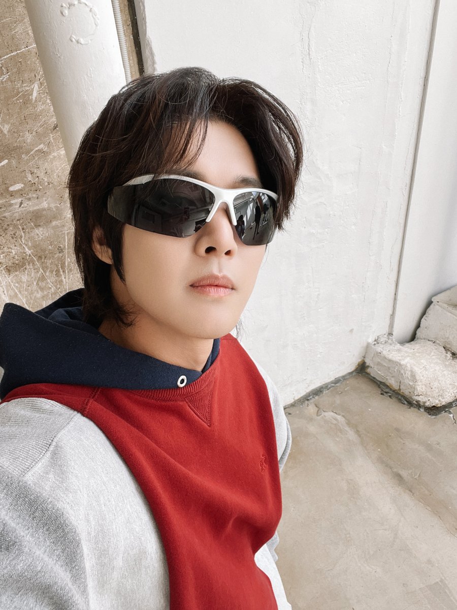 khj_heneciatwt's tweet photo. 오픈 기념 미공개 셀카 방출 👽📱✨#2

촬영 현장 비하인드🎬 https://t.co/FVPj9kCHYm
구매하기🛒 https://t.co/xDn4F7cXTl https://t.co/Fme4Do5qjx