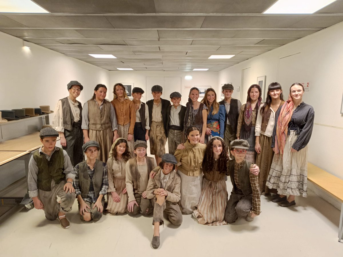 OrfeonPamplones's tweet photo. Nuestros chicos y chicas de la Escolania participan en la ópera #carmen en @baluarte
Una fantástica inmersión en escena. #siempremúsica #betimusika https://t.co/wrMG74YR1D
