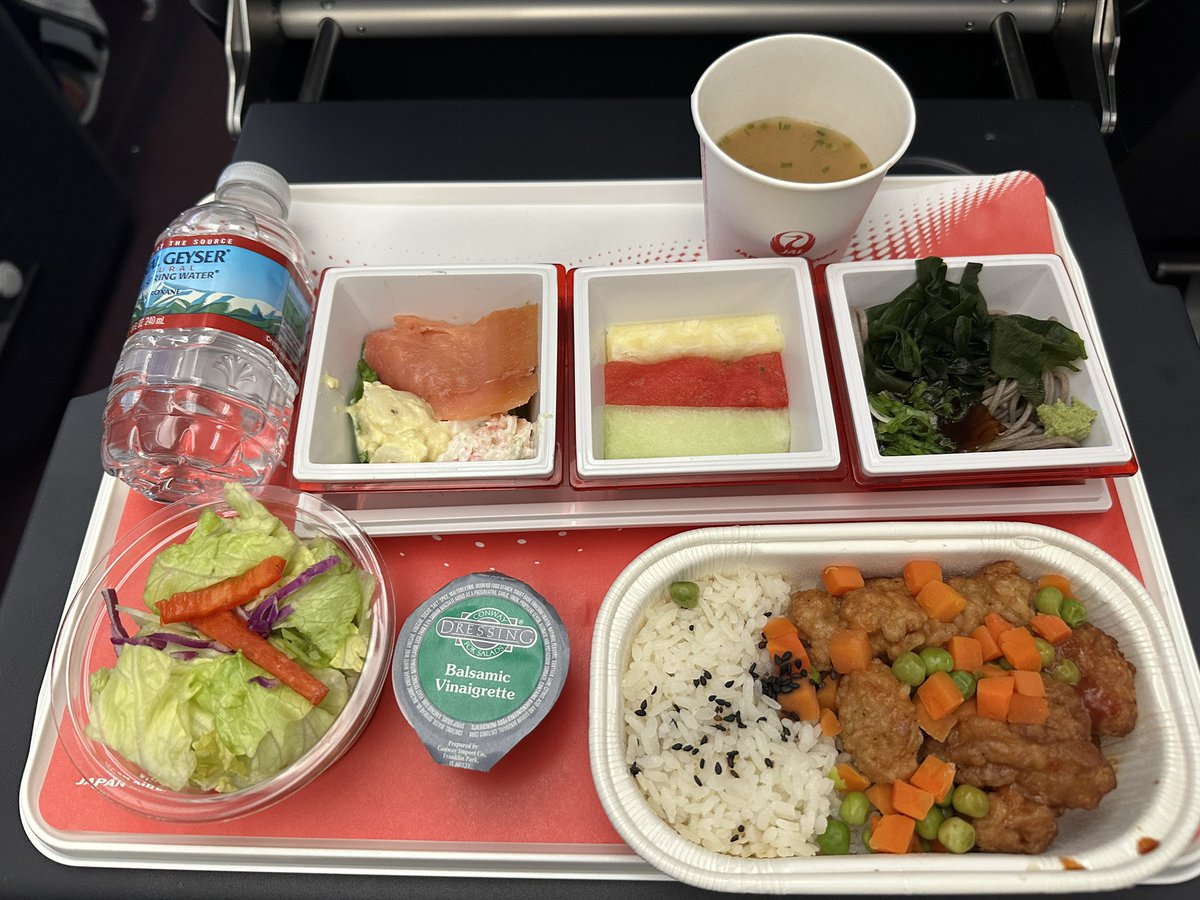 ニューヨークから羽田へのJALエアバスA350-1000型機「プレミアム