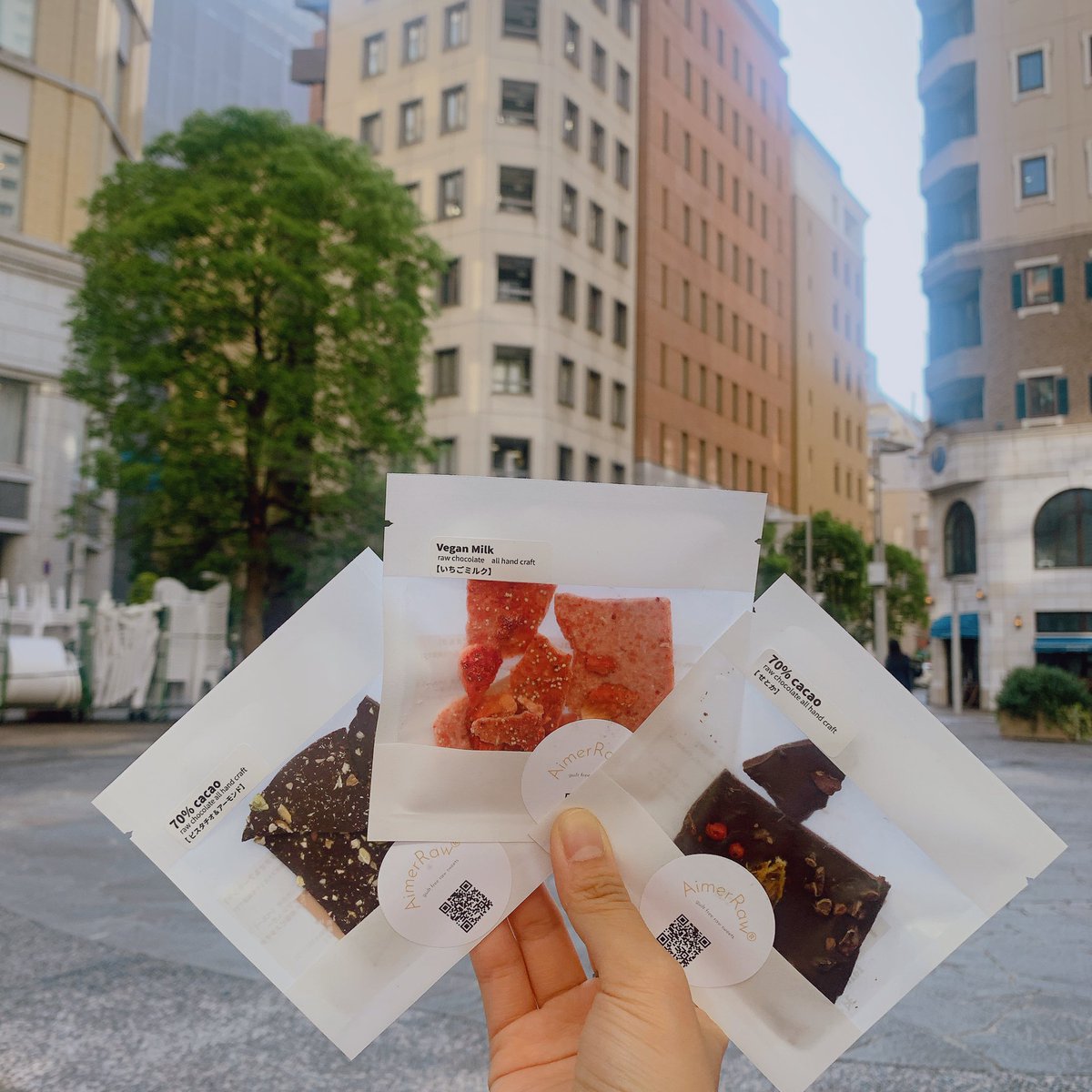 biosopra1's tweet photo. みんな大好き！
クラックローチョコレートの
#aimerraw  を再入荷しました〜🍓🪻🫘

カラフルでお洒落なパッケージと、
ザクッとした食感が大人気のチョコレート🍫💓

#いちごみるく 
#ピスタチオ #アーモンド
#アロマサシェ
#バレンタイン https://t.co/FBPQ4ZV38n