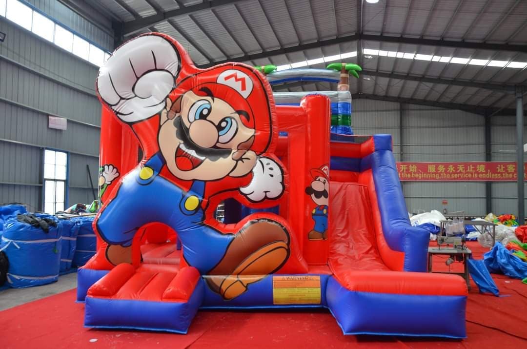 bestjim7's tweet photo. Inflatable  slide https://t.co/2eX1GSlA7J