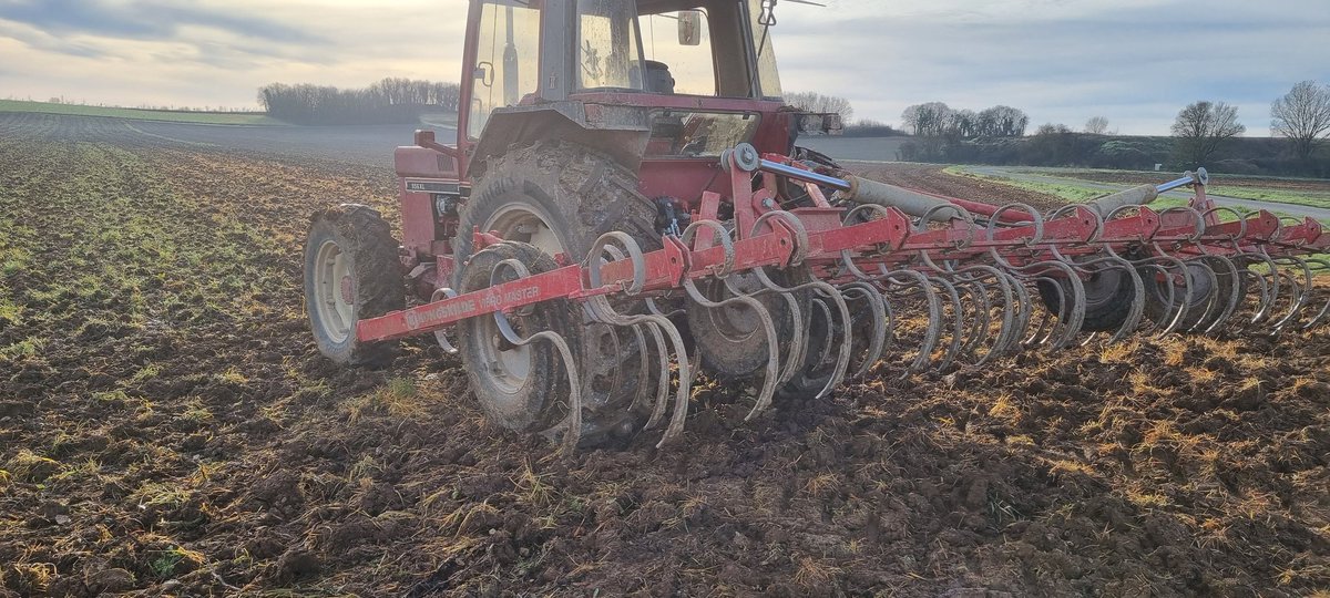 bubu1664's tweet image. Plan A et plan B
Semis de pois finit 
Enfin une belle journée de soleil
#MondayMotivation #semis2024
#agriculture #subirousunir #boycott #ihforever