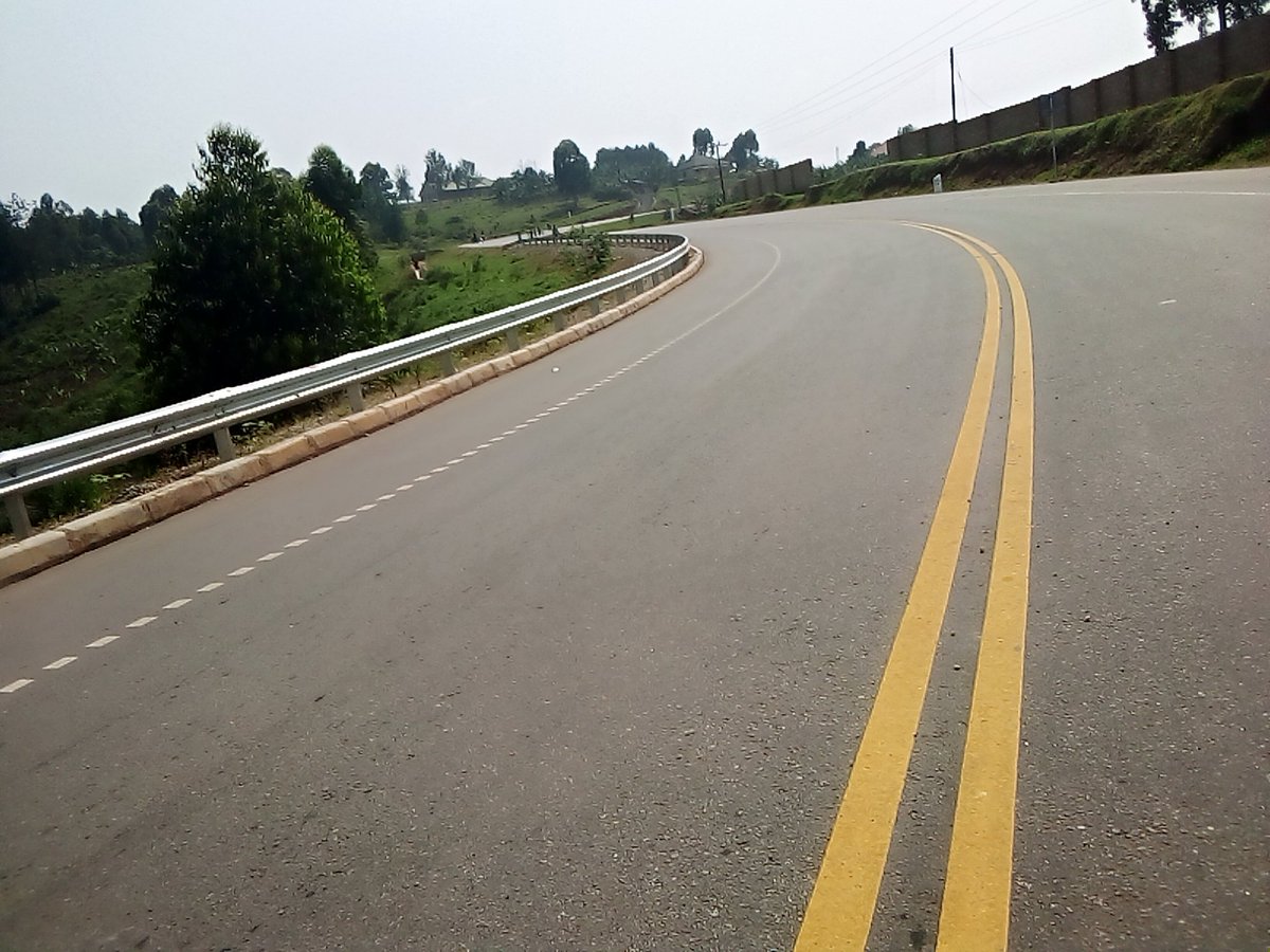 AkampaRugaba's tweet photo. Rukungiri-Kihihi-Kanungu road adds on the new KMs of paved roads by @NRMOnline @GovUganda under H.E @KagutaMuseveni #GovtThatWorks #TovaKuMaim2026 @Kimkyeswa @FirstAfrican_ @gaddafinassur @T_E_F_L_O_N @MariamNakimuliO @onc_nrm @ChiefMuzzukulu @MariamNakimuliO @rachealsky1 https://t.co/R1FENJmhpL