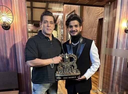 gallinews's tweet photo. Gallinews ne Muawar Faruqui ke Big Boss Jeetne Par Free Advertisement offer Rakha hai
Read Full News: https://t.co/VIc2S5sKaQ
#Advertisement #BigBoss17 #FreeAdvertisement #Gallinews #MunawarFaruqui https://t.co/QVfHsmngqt