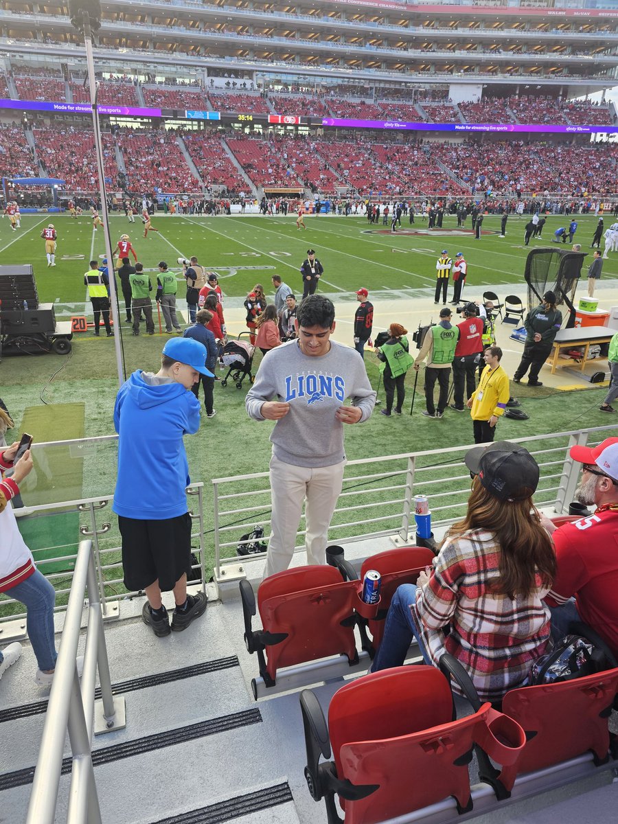 Took my Son 2watch NFC championship; for some strange reason, we ended up in a stadium where Dan Campbell was playing Texas Holdem.
# Det vs SF