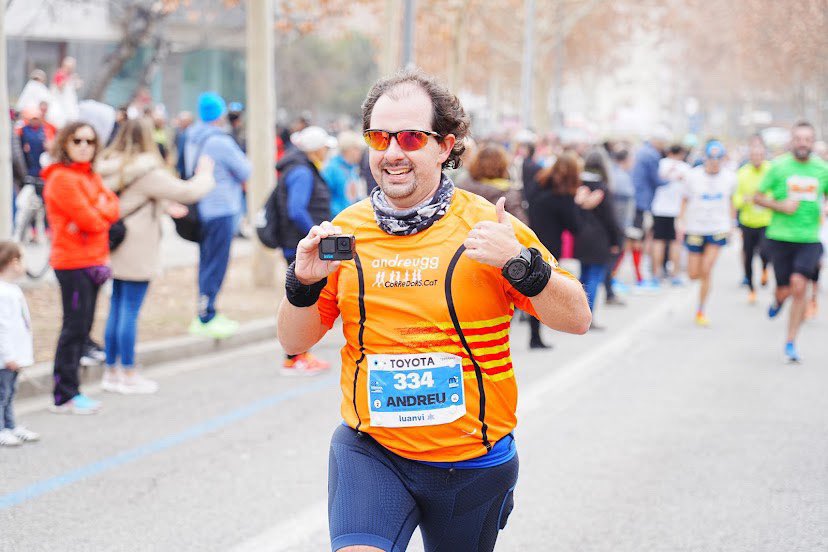 #BonDia encetem la setmana encara amb els records de la <a href="/MitjaTerrassa/">Mitja Marató Internacional de Terrassa</a> (el vídeo encara el tinc en procés), la cursa, dura com és marca de la casa, va anar bé procurant gaudir i seguir sumant kms de cara la <a href="/maratobarcelona/">Zurich Marató Barcelona</a> 
T. 01:46:01
Propera: Mitja Colomenca
<a href="/corredors/">CoRReDoRS.CaT</a>
