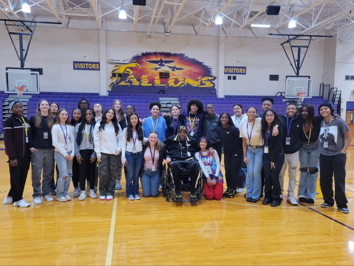 _CoachBess's tweet photo. Early this month had my first zoom in person with the Lady Falcons 🏀 fam! Thanks to Coach L-Dub for always wanting more for her program. The end was the BEST when all including coaches committed to not playing for something but for SOMEONE (Jesus)! #lovemyladyfalcons🏀andcoaches https://t.co/VTA7SuWU71