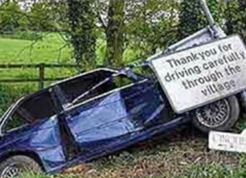 sensorylad's tweet photo. @NoContextHumans Thank you for not driving carefully...! https://t.co/uk2dIkDQid